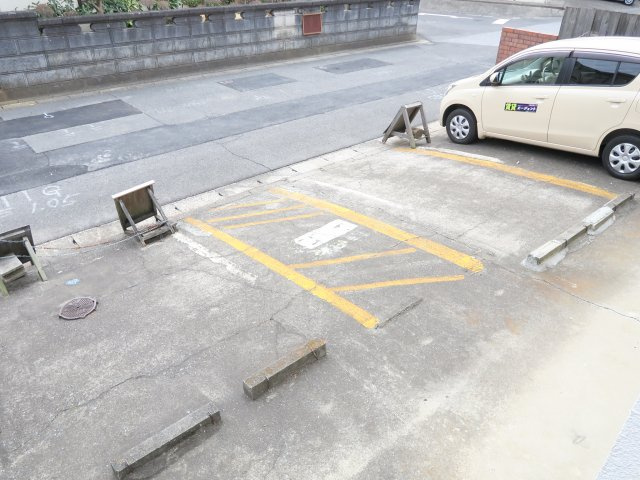 Y・Fハイツの駐車場