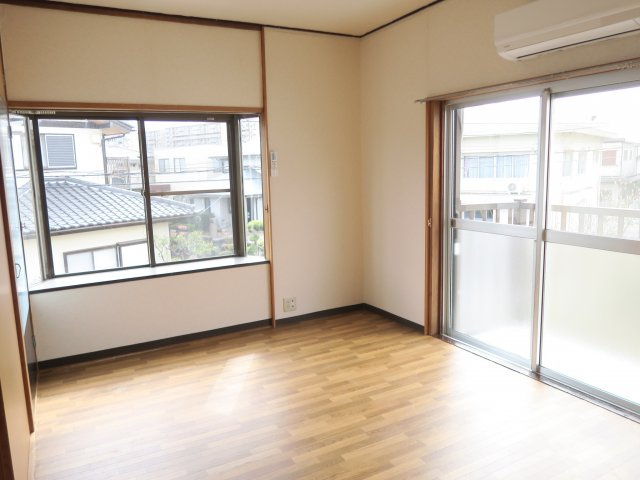 Y・Fハイツの居間・リビング