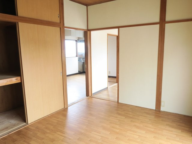 Y・Fハイツの居間・リビング