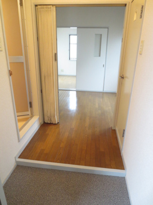 【玄関】 | リリーピア寺田II号館