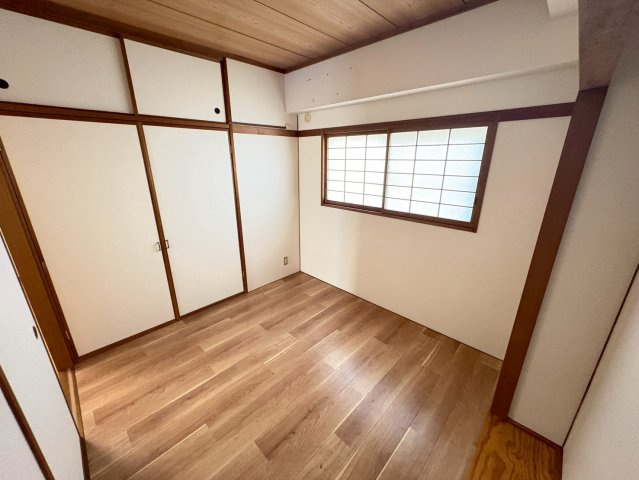 ナンカイ７の洋室