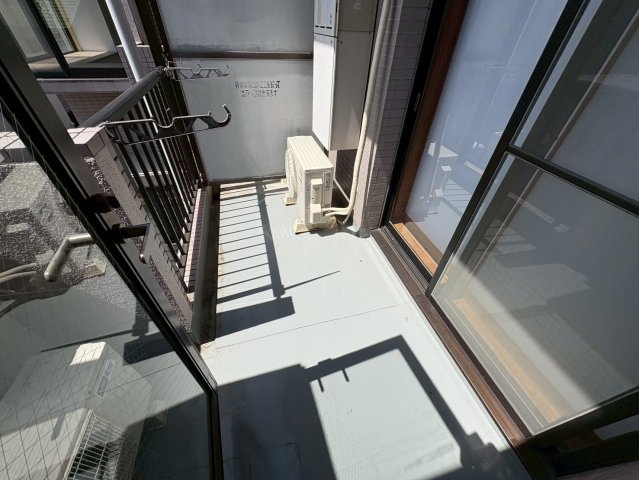 リズ市川平田のバルコニー