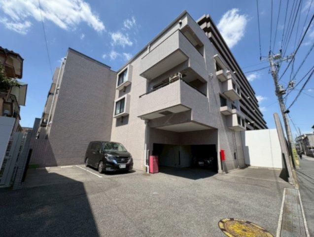 リズ市川平田