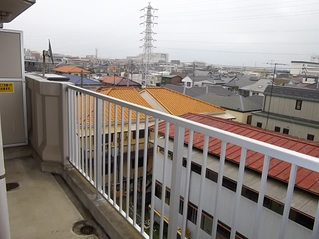市川グリーンタウンミズホのバルコニー