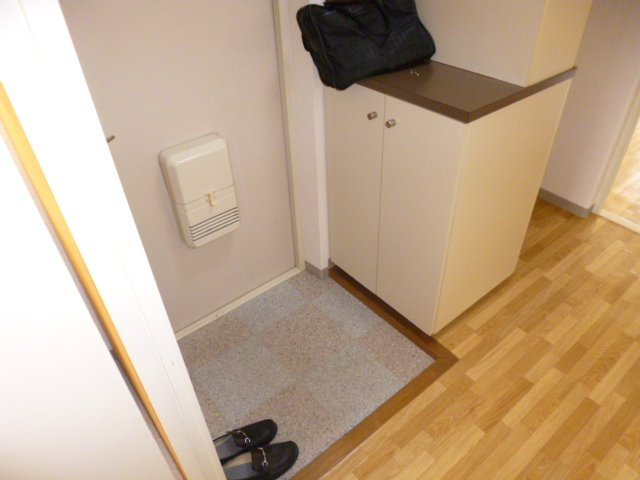 市川グリーンタウンミズホの玄関