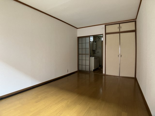 メゾン・タカツの洋室