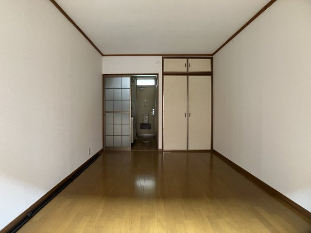 メゾン・タカツの洋室