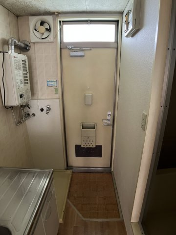 メゾン・タカツの玄関