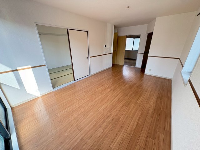 メゾンプレミールBの居間・リビング