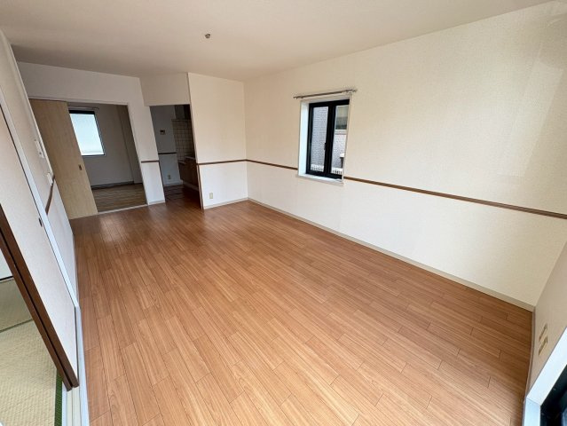 メゾンプレミールBの居間・リビング