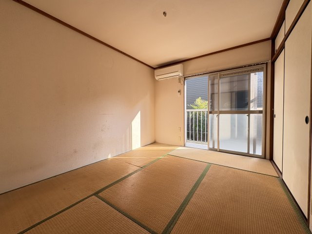 市川メゾンポワールの和室