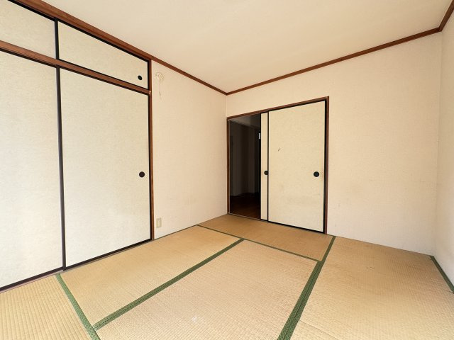 市川メゾンポワールの和室