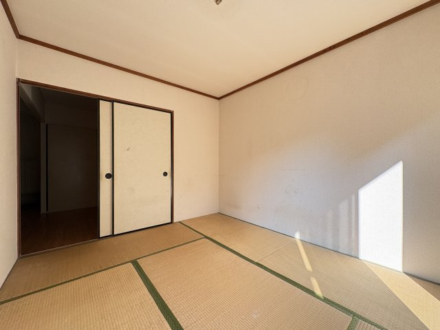 市川メゾンポワールの和室
