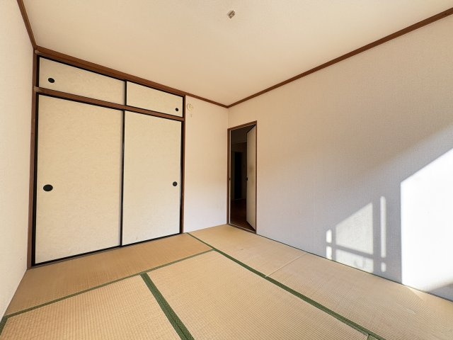 市川メゾンポワールの和室