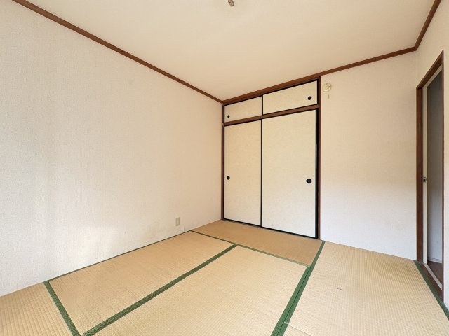 市川メゾンポワールの和室