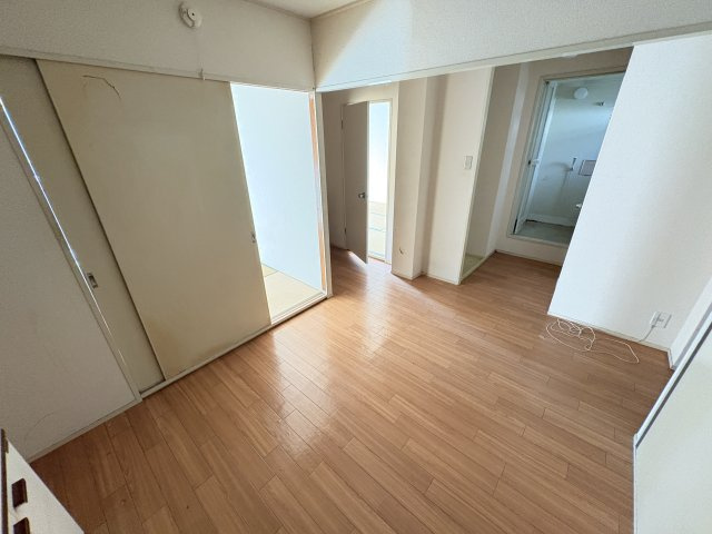 市川メゾンポワールの居間・リビング