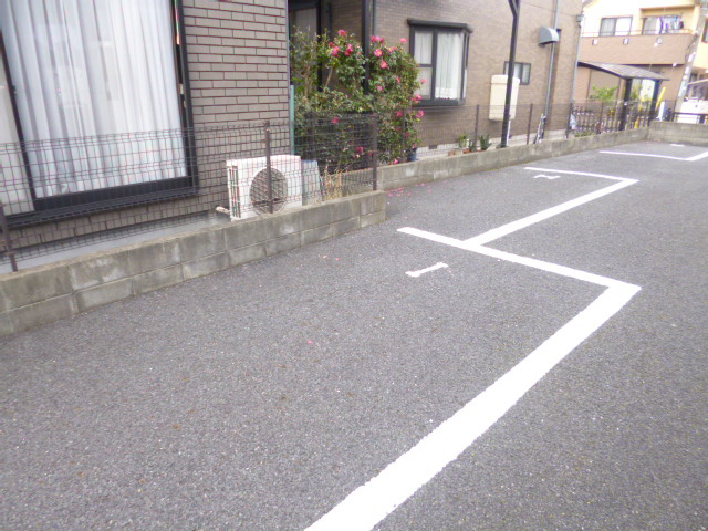 グランシャリオの駐車場