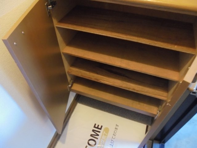 サニーコート田辺Ａの玄関