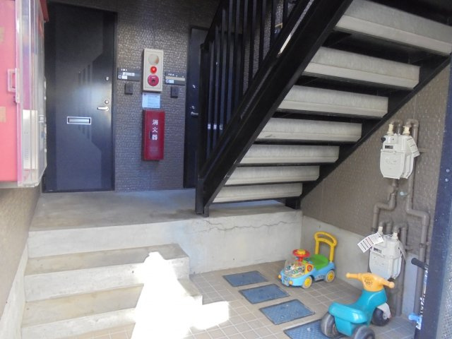 サニーコート田辺Ａのエントランス