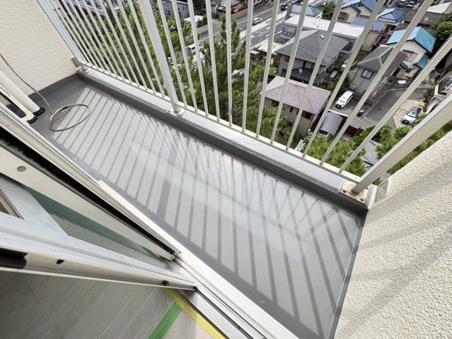 市川すがの住宅のバルコニー