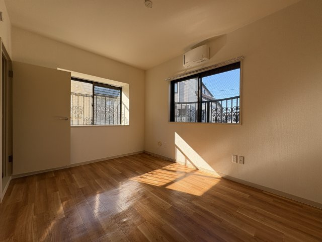 ボーマノワの洋室