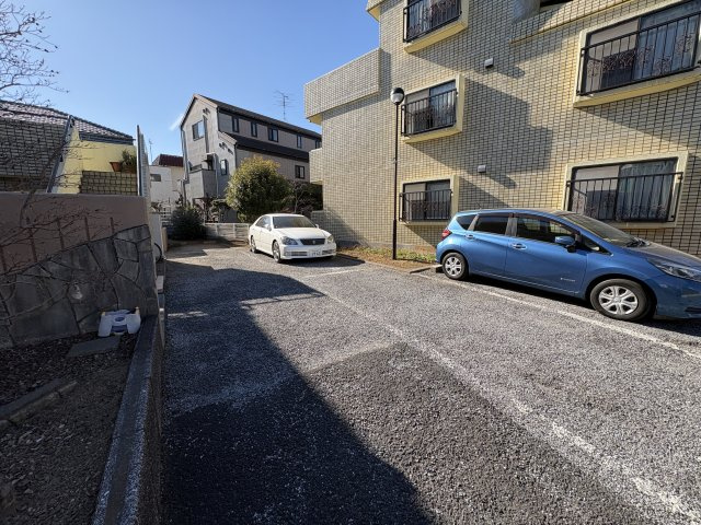 ボーマノワの駐車場