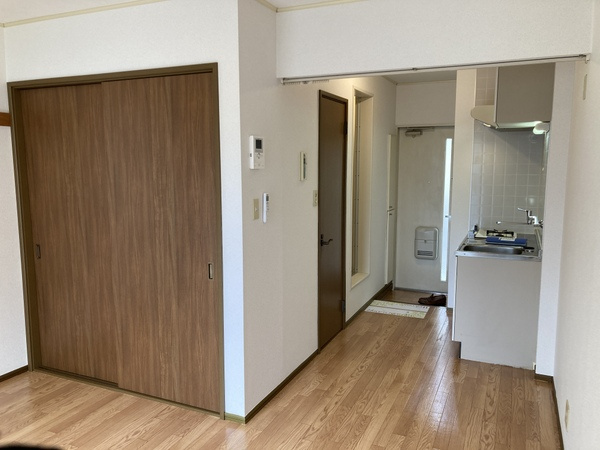 メゾンクレールの居間・リビング