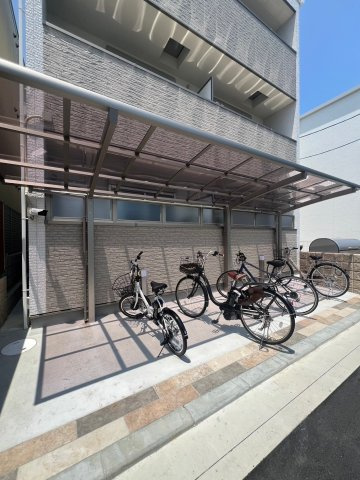 クリエオーレ一津屋Ⅰの駐車場