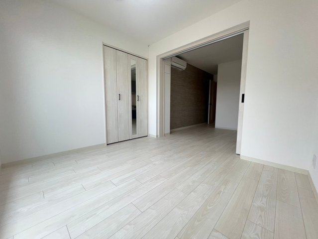 クリエオーレ一津屋Ⅰの居間・リビング