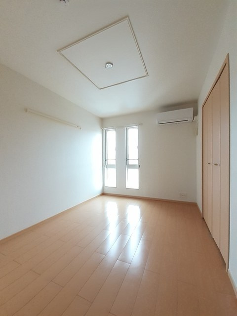 サニーガーデンの洋室