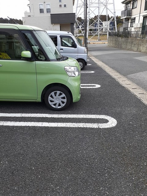 サニーガーデンの駐車場