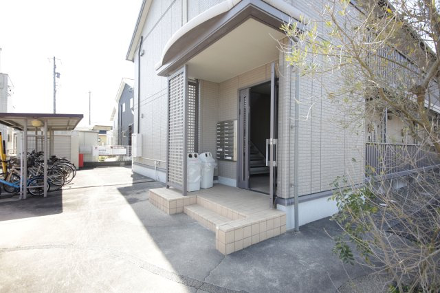 リビングタウン小倉町のエントランス