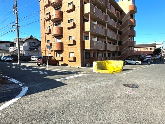 ユトリロキャッスルの駐車場