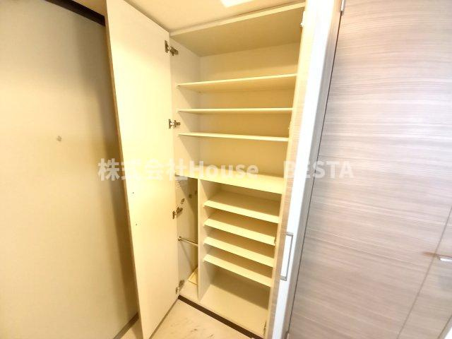 アドバンス三宮シュロスの収納