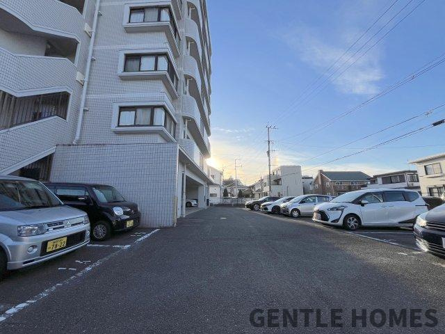 エンゼルハイム井尻の駐車場