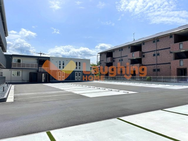 グランツ アルファの駐車場|車をお持ちの方に嬉しい駐車場付きの物件です