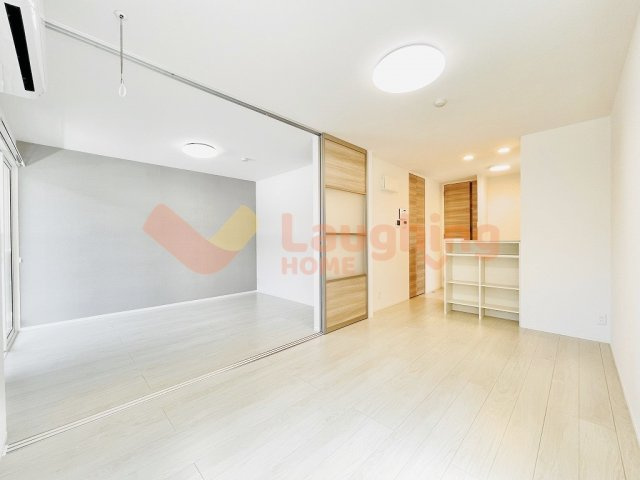 グランツ アルファの居間・リビング|ゆったりとしたリビングです※同タイプのお部屋になります。