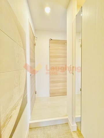 グランツ アルファの玄関|明るい玄関です※同タイプのお部屋になります。