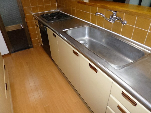 森貸家のキッチン