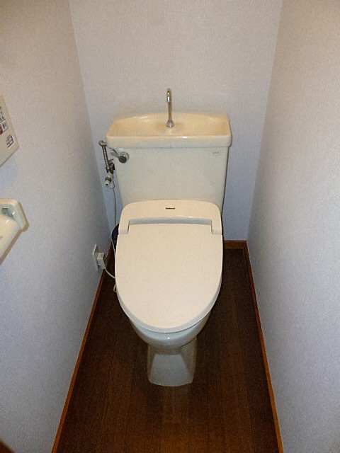 森貸家のトイレ