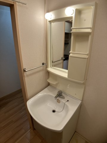 シャトルブランの独立洗面台