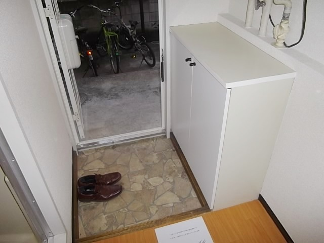 ガーデンハウス本八幡の玄関