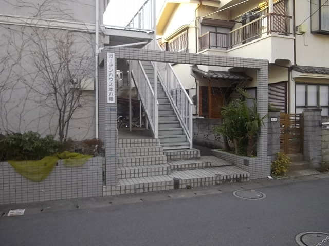 ガーデンハウス本八幡のエントランス