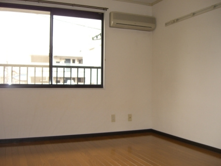 ガーデンハウス本八幡の居間・リビング