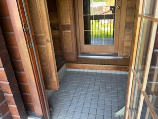 網走市字潮見44-8売家の玄関