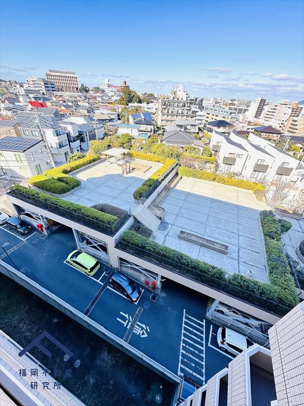 ファミール大橋グランヒルズの駐車場