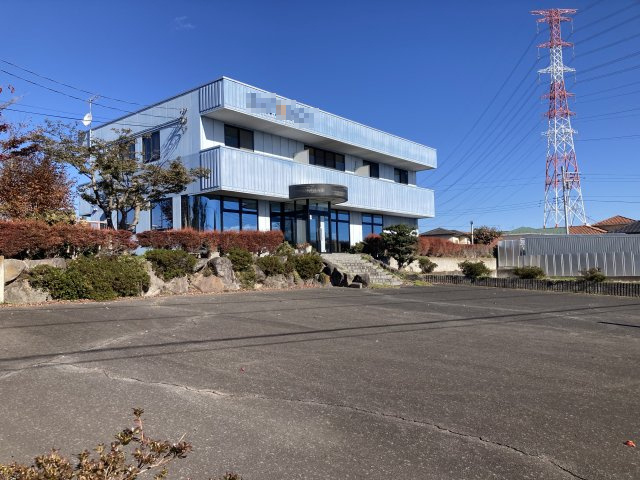 箕郷町生原　売事務所の外観