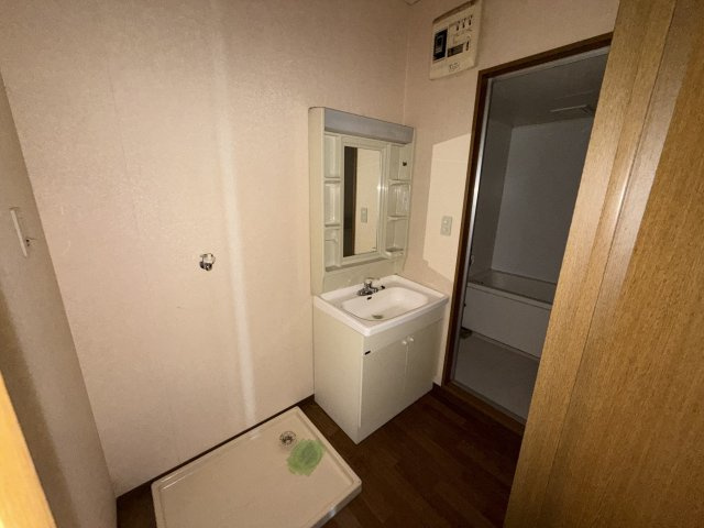箕郷町生原　売事務所の独立洗面台|２０２号室　洗面