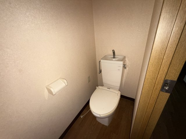 箕郷町生原　売事務所のトイレ|２０２号室　トイレ