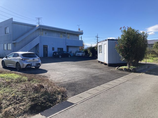 箕郷町生原　売事務所の外観